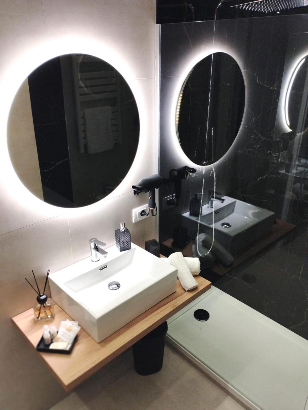 Agatha Modern Elegant Rooms SantʼAgata di Militello Екстериор снимка