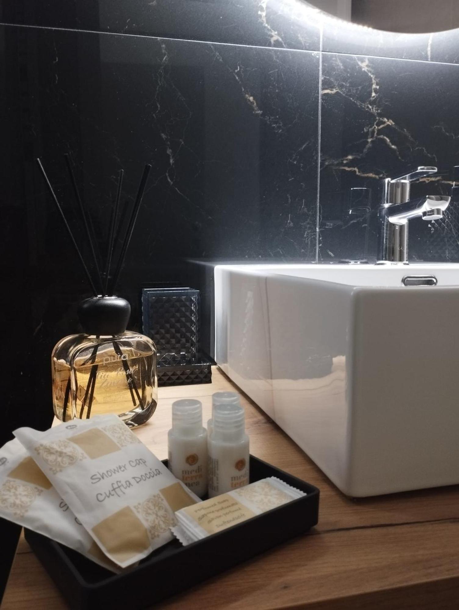Agatha Modern Elegant Rooms SantʼAgata di Militello Екстериор снимка